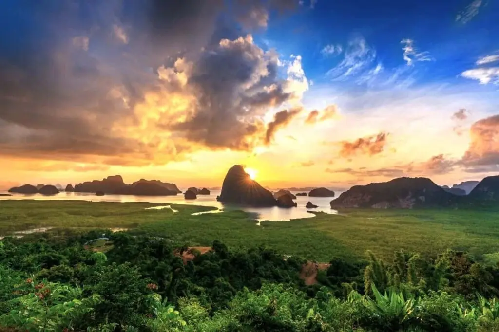 samet-nangshe-viewpoint-sunrise-phang-nga-thailand