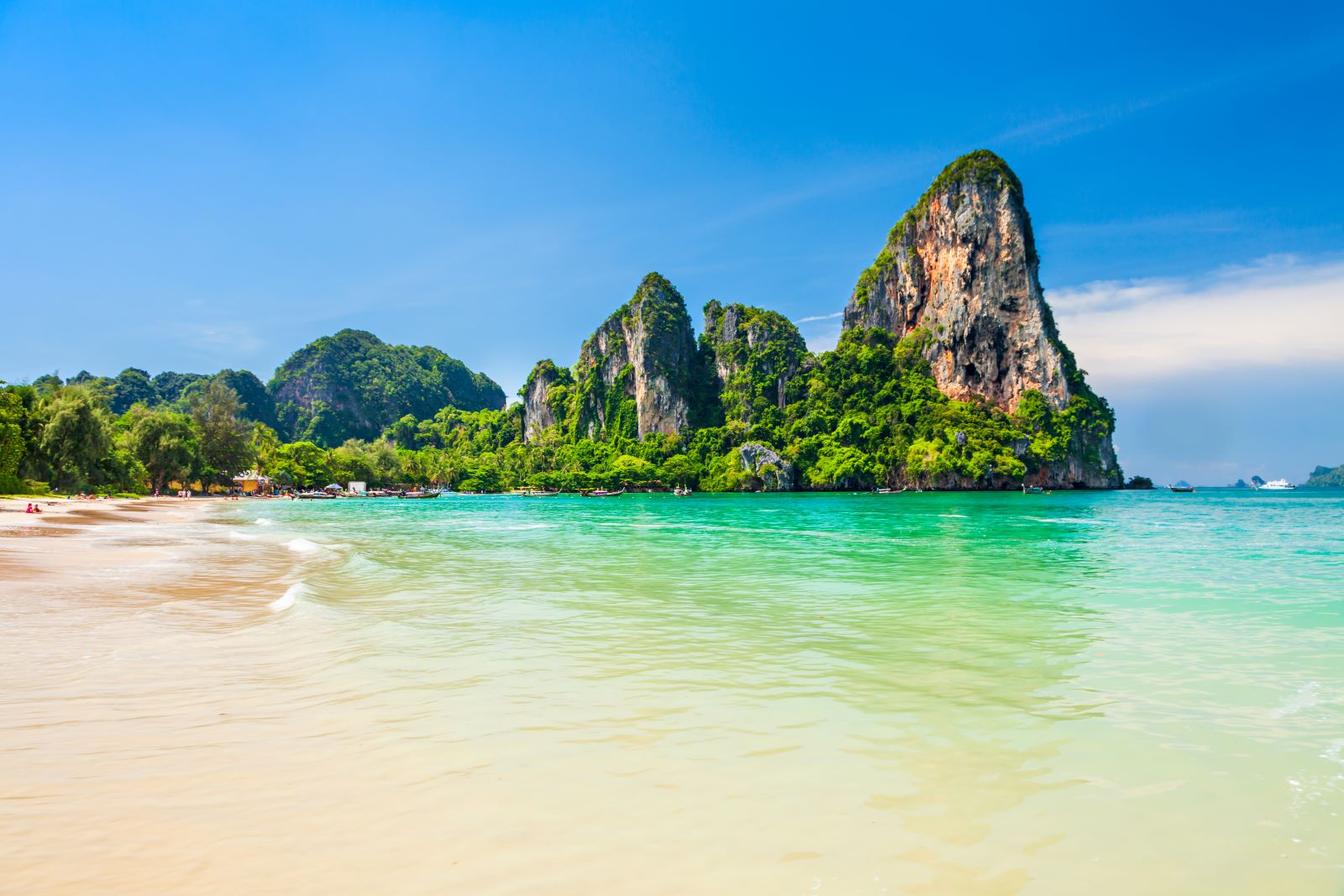 clear-water-beach-railay-krabi-thailand