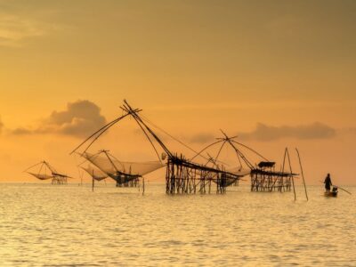 sunset-talay-noi-songkla-lake-phattalung-thailand