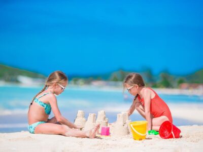 adorable-little-girls-summer-vacation-beach