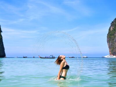 woman-sea-landscape-andaman-phuket-krabi-phang-nga-bay-tours-trips-thailand