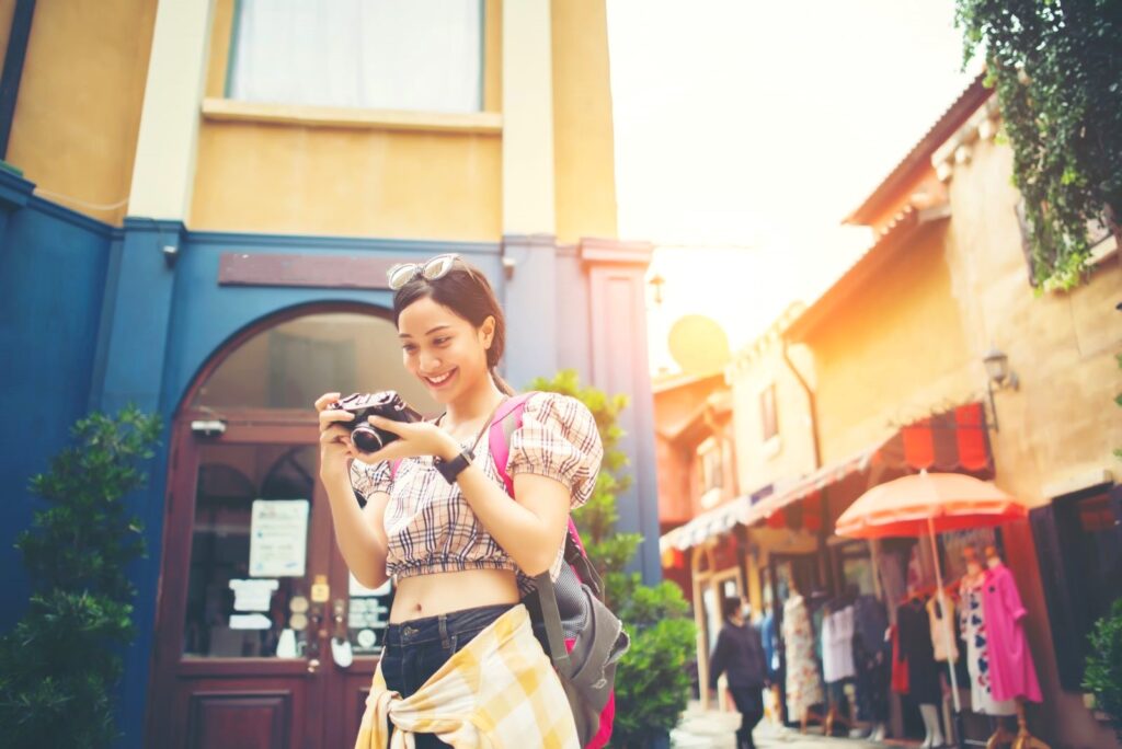 young-hipster-woman-enjoy-taking-photo-phuket-urban-while-traveling