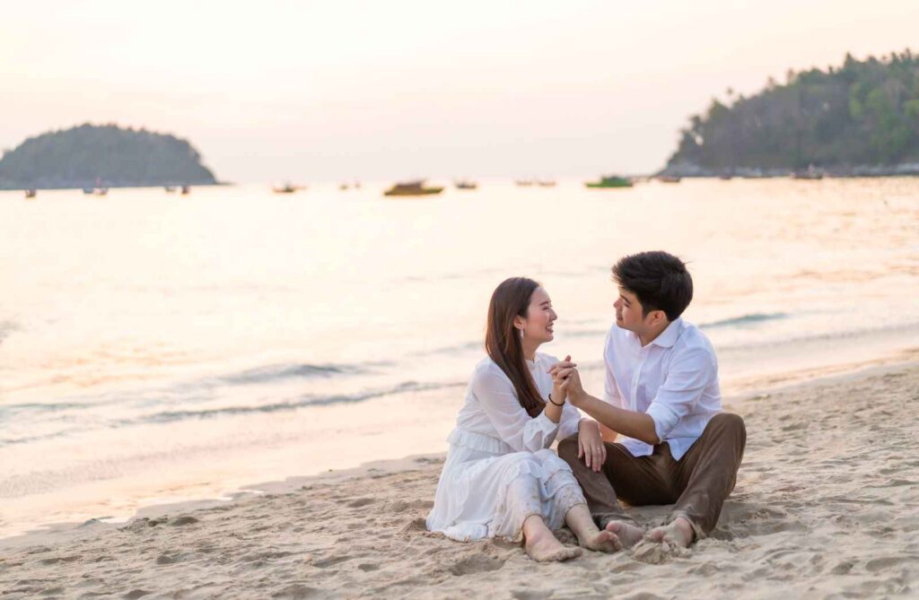 Happy-Couple-Honeymoon-Travel-Romantic-Honeymoon-Tours-Explore-the-Andaman-Most-Secluded-Islands