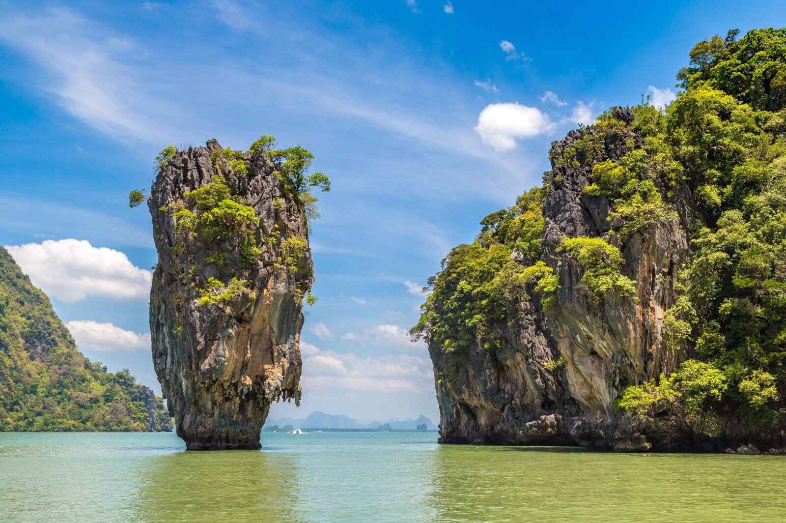 kayaking-paddling-sea-canoe-tour-vacation-thailand-phang-nga-bay