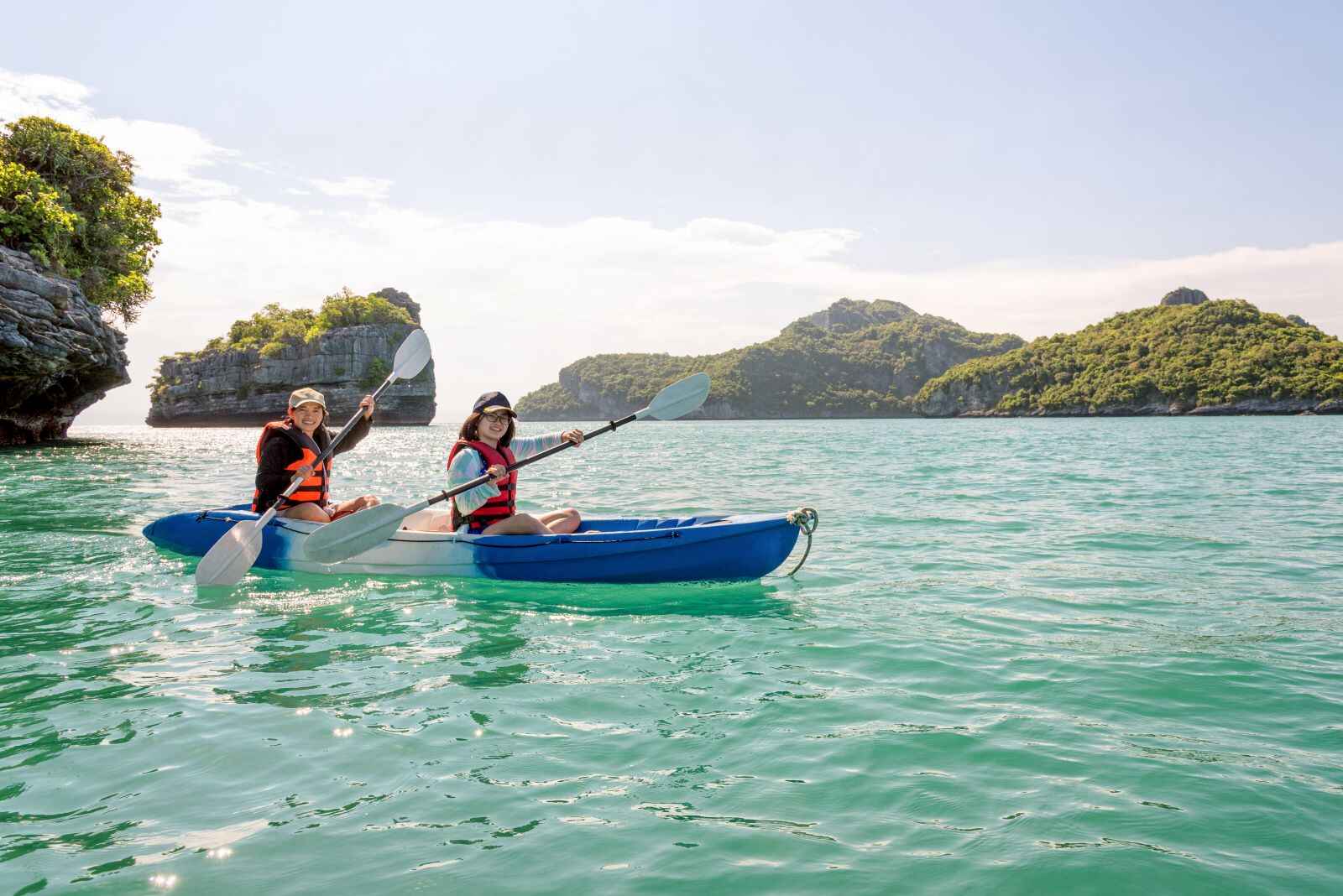 kayaking-paddling-sea-canoe-tour-vacation-thailand-phang-nga-bay