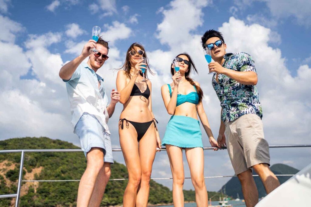 luxury-boat-tour-for-cruising-in-phang-nga-bay-from-phuket